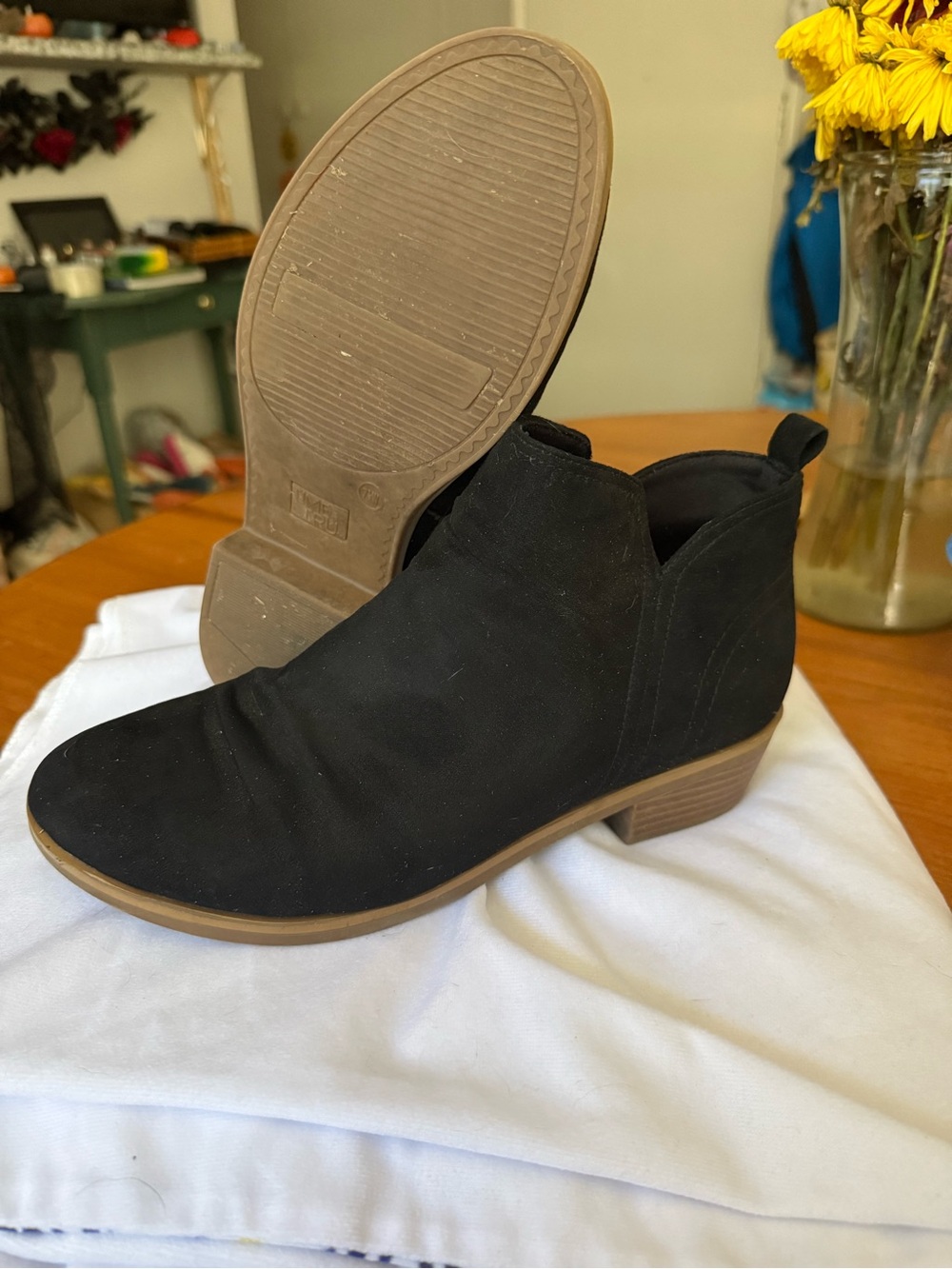 Time & tru women’s ankle boot size women’s 7.5